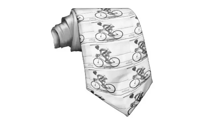 Corbata y bicicleta: al trabajo en bici