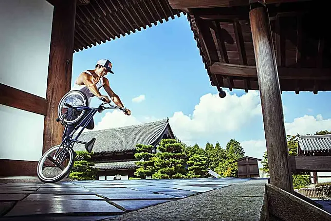 Libertad y rebeldía: la filosofía del BMX de Viki Gómez