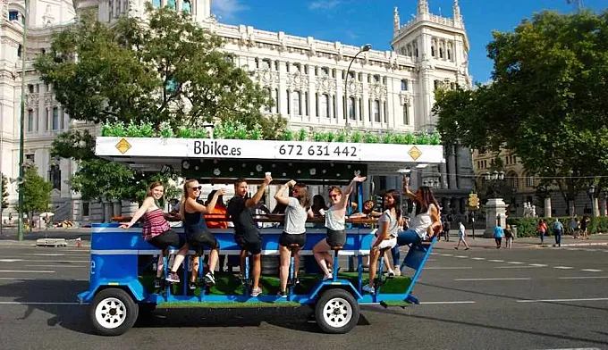 El Ayuntamiento de Madrid quiere prohibir las ‘bicibirras’