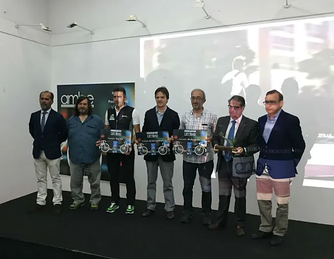 30 días en bici y Tour Vial , ganadores de la II Edición de los Premios AMBE