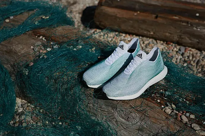 Adidas Parley: basura oceánica convertida en zapatillas