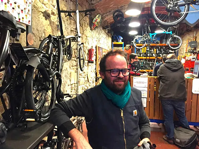 Dani Milian: “El ciclismo urbano en Barcelona vive un momento de desmadre-colapso”