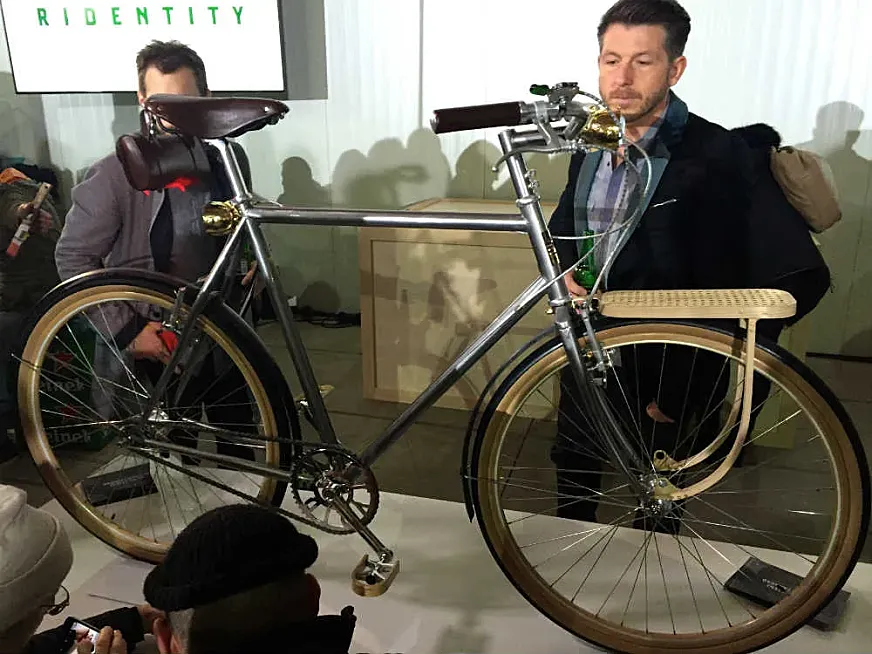 Ridentity, bicicleta creada por 23 artesanos de Viena (foto: R.V.)