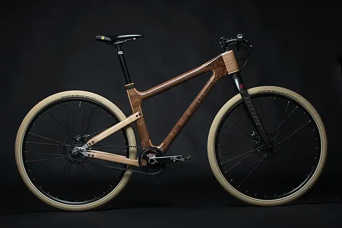 La elegante exclusividad de la Analogone One, la bicicleta de madera