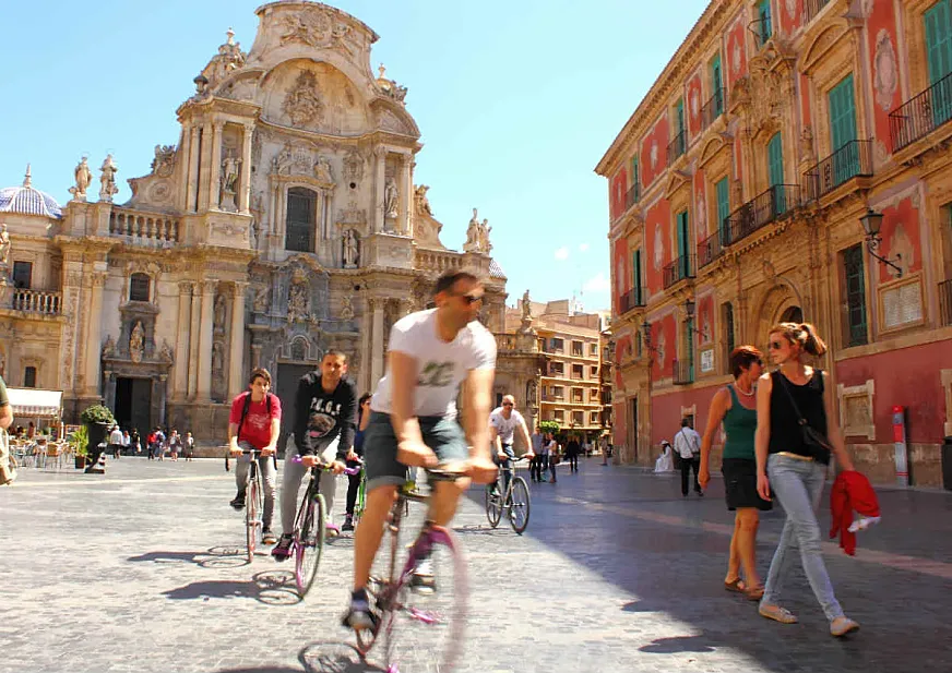 Ciclistas en Murcia (foto: Natalia de la Rubia).