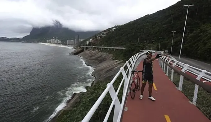 Rio de Janeiro inaugura un gran carril bici por la costa