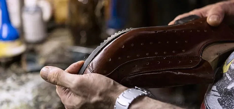 Confección de las zapatillas Proou.