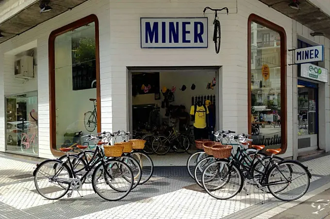 Miner: personalidad y todo lo que un ciclista urbano puede necesitar en San Sebastián