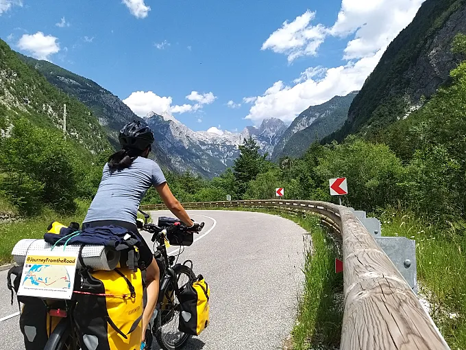 "Si no hubiera sido por las personas que me acogían, habría tirado la toalla" (Sara Qiu, Cicloviajera)