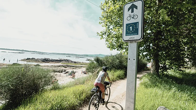 España amplía la red ciclista EuroVelo 1 con 536 nuevos kilómetros en Galicia