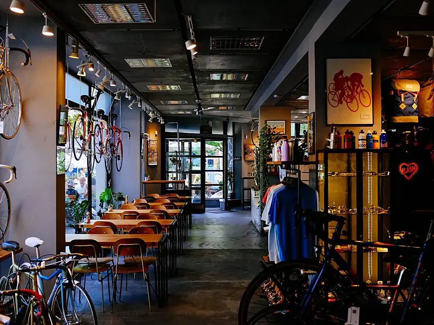 Bike World incluirá una cafetería ciclista en su interior.