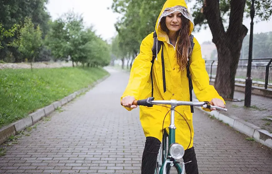 Consejos para pedalear bajo la lluvia.