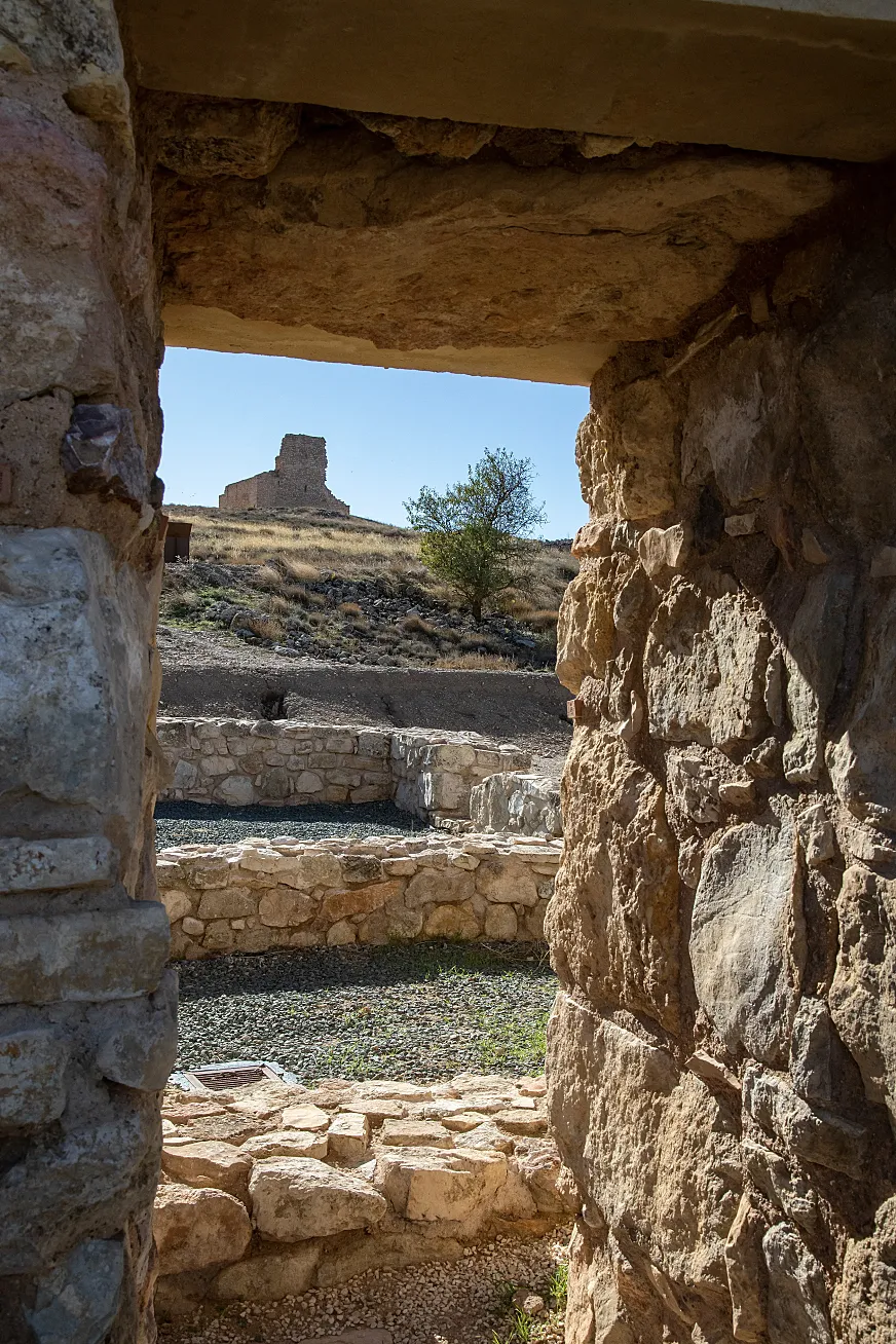 Encontrarás infinitos rincones como este en Lezuza, Albacete.