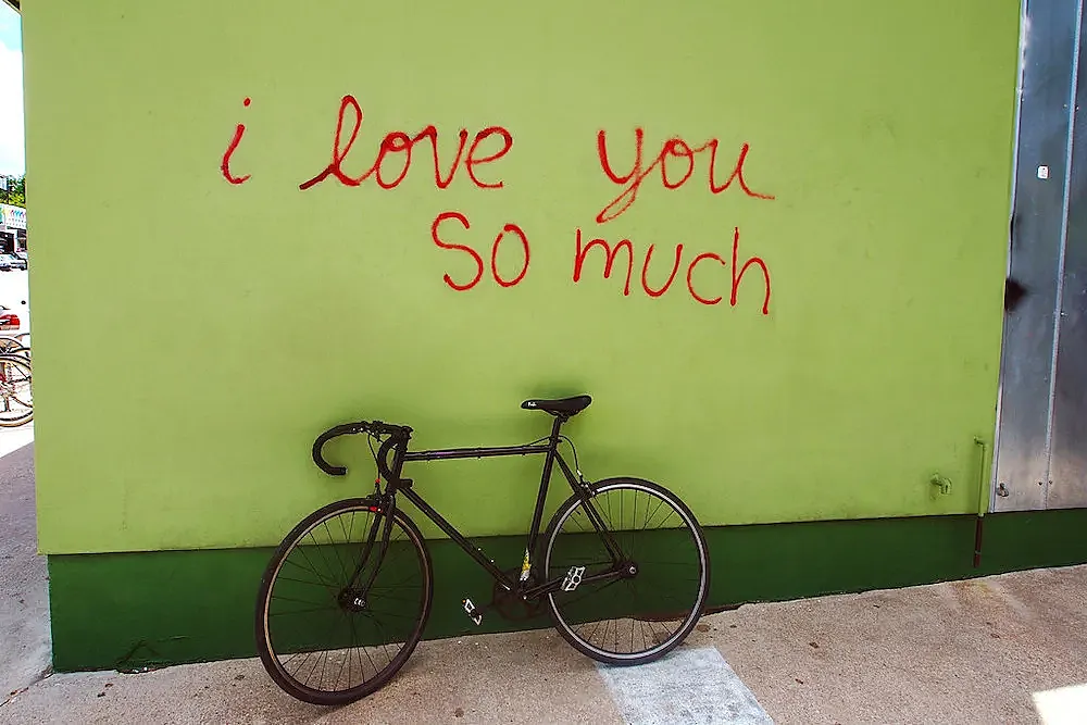 Ames a quien ames, la bici te quiere.