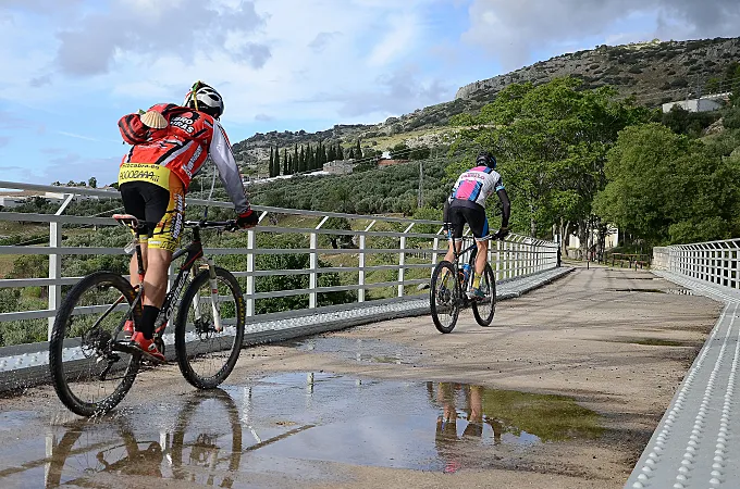 Cicloturismo en la Subbética cordobesa: personas y bicicletas