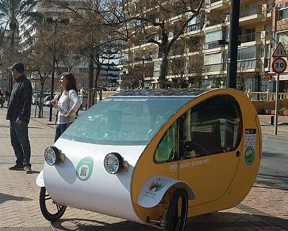 El mö, vehículo solar, eléctrico y con pedales creado en Málaga.