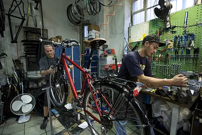 Covid-19: sí, los talleres de bicicletas pueden abrir en España. ¿Pero les vale la pena?