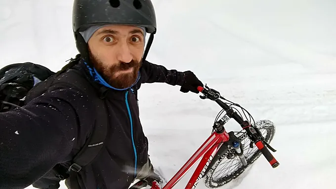 Desde el fin del mundo: en bicicleta por Ushuaia con Abel Sberna