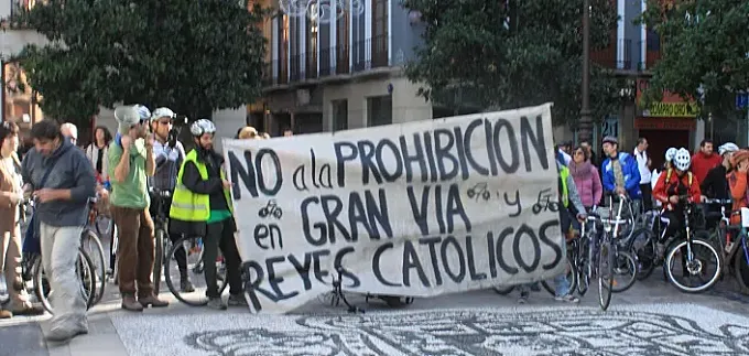 Granada se manifiesta contra el Plan de Movilidad Urbana Sostenible