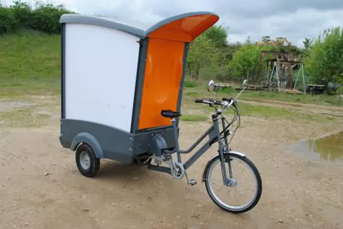 Carrefour repartirá la compra en triciclo eléctrico en una experiencia piloto