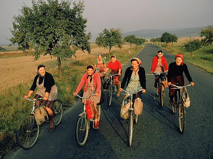 Retrovisor: ‘Women Ride Home from the Fields’ (James P. Blair, 1968)