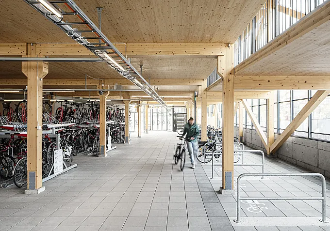 The Bicycle Garage de Uppsala: el Palacio de Cristal