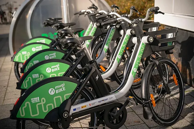 610 usuarios y 7.000kms: datos del primer mes de MugiBIKE, el servicio de bicis eléctricas de Vitoria-Gasteiz