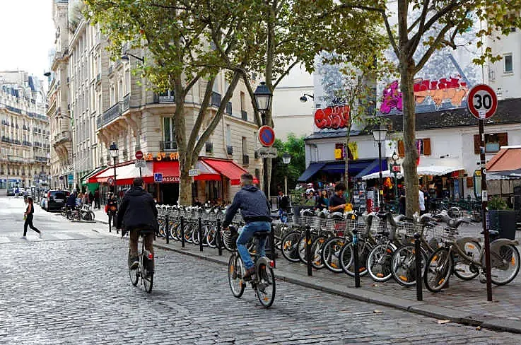 París (foto vía https://twitter.com/paperliacu).