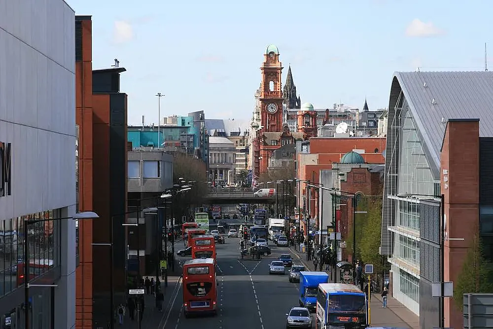 Oxford Road, una de las principales avenidas de Manchester.