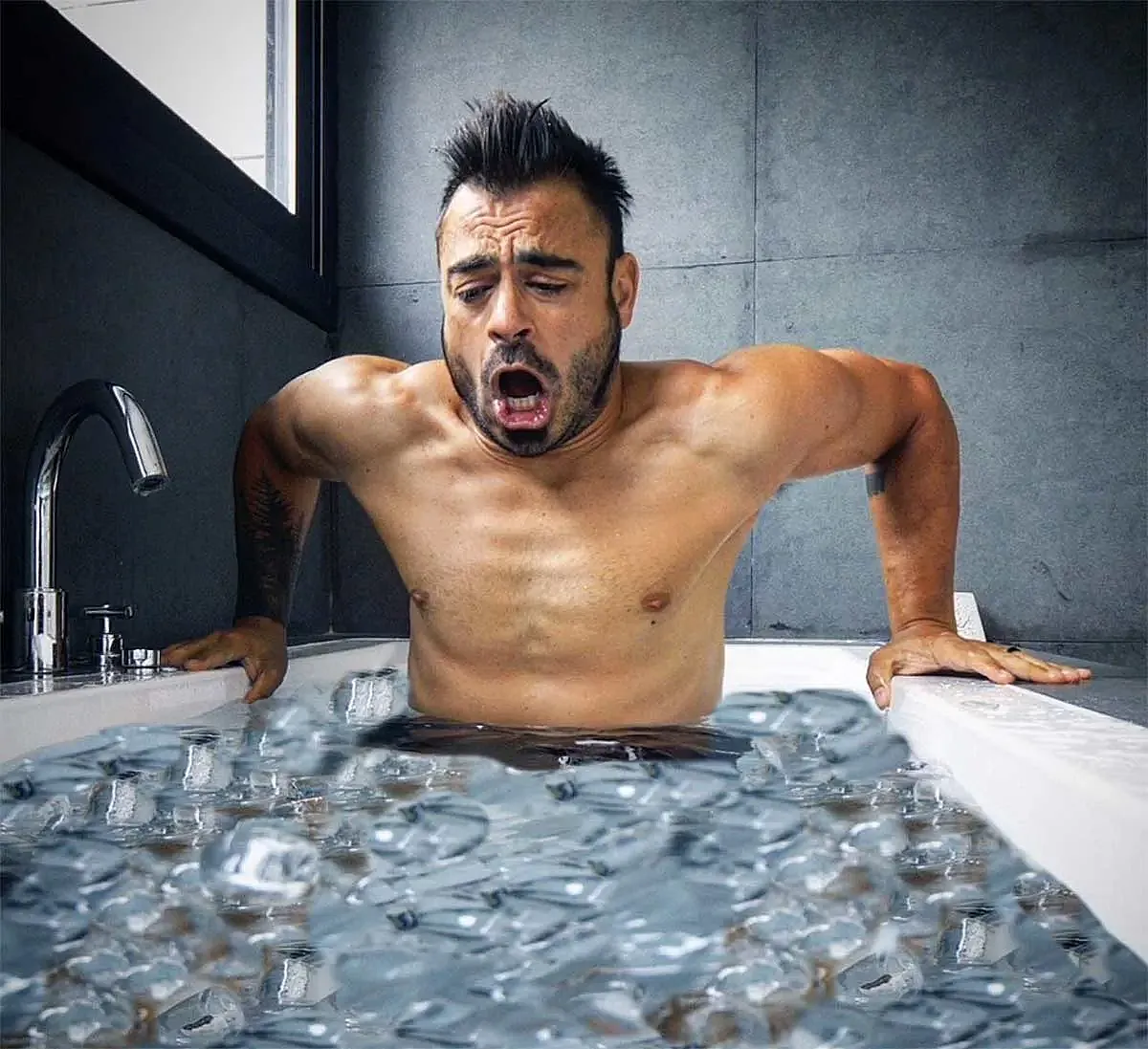 Valentí Sanjuan bañándose en hielo.